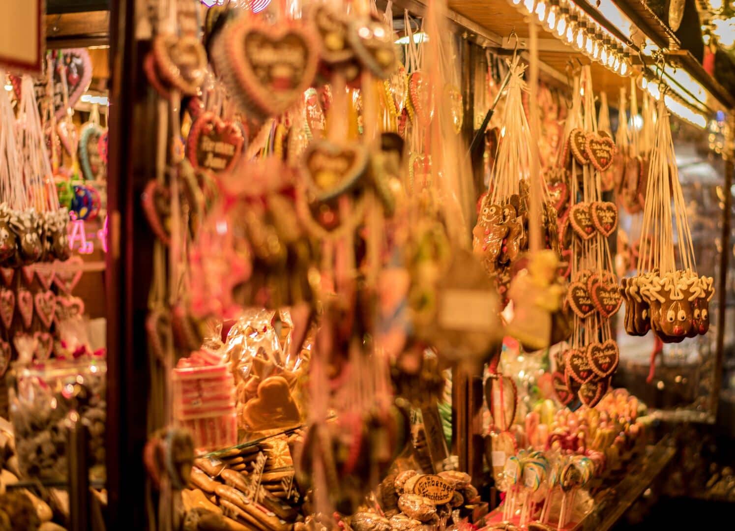 Lebkuchenherzen an Marktstand