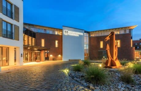 Zollenspieker Fährhaus Hamburg außen Abend Zollenspieker Fährhaus Hamburg außen Abend