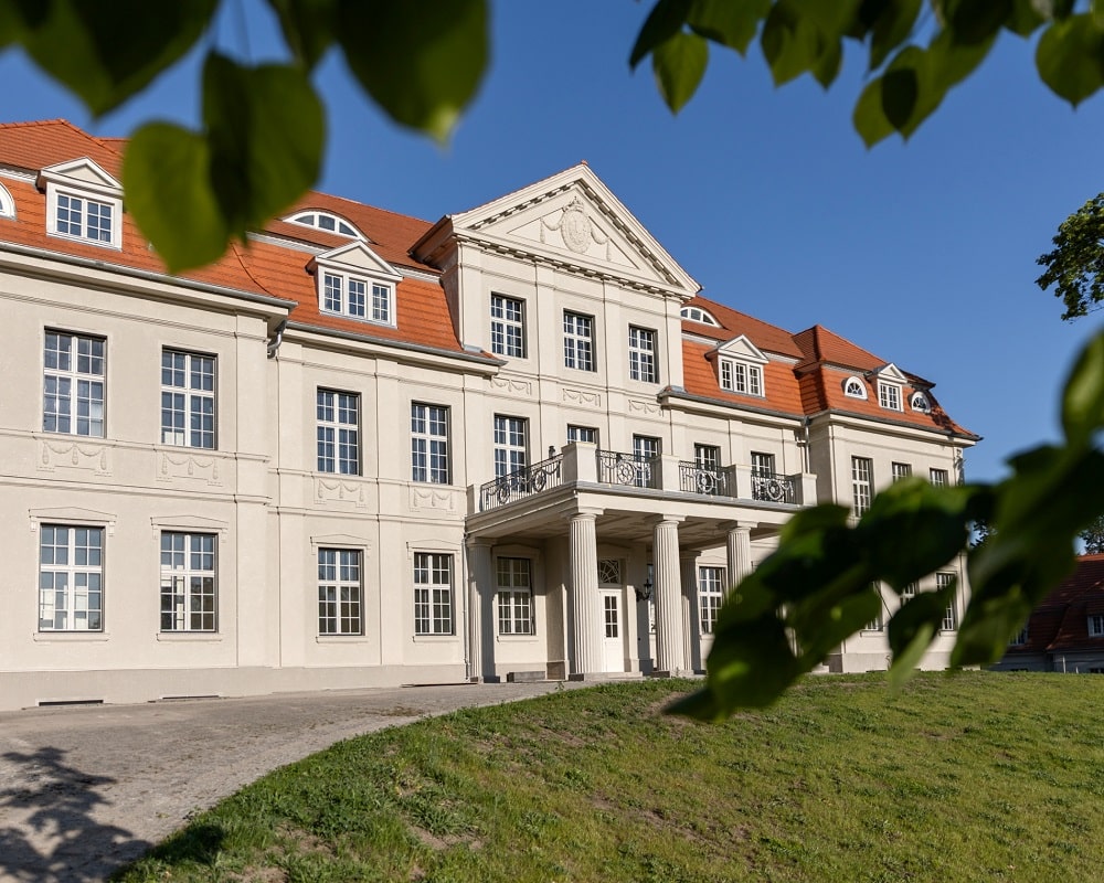 Schlosshotel Neustrelitz, außen