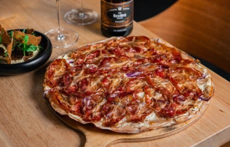 Restaurant Der Weinlobbyist Berlin, Foodbild Elsässer Flammkuchen