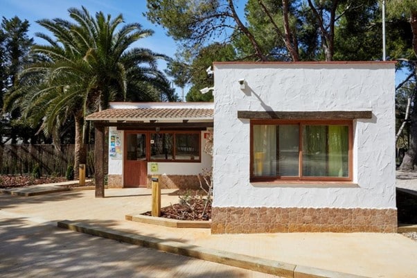 Taiga Resorts, Spanien Haus mit Palmen in Spanien