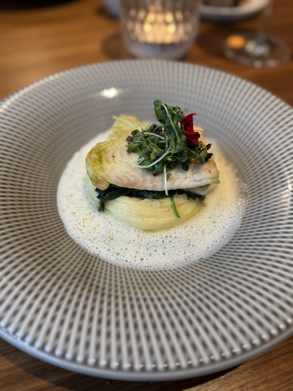 Müllers in der Mühle - Foodbild auf grauem Teller
