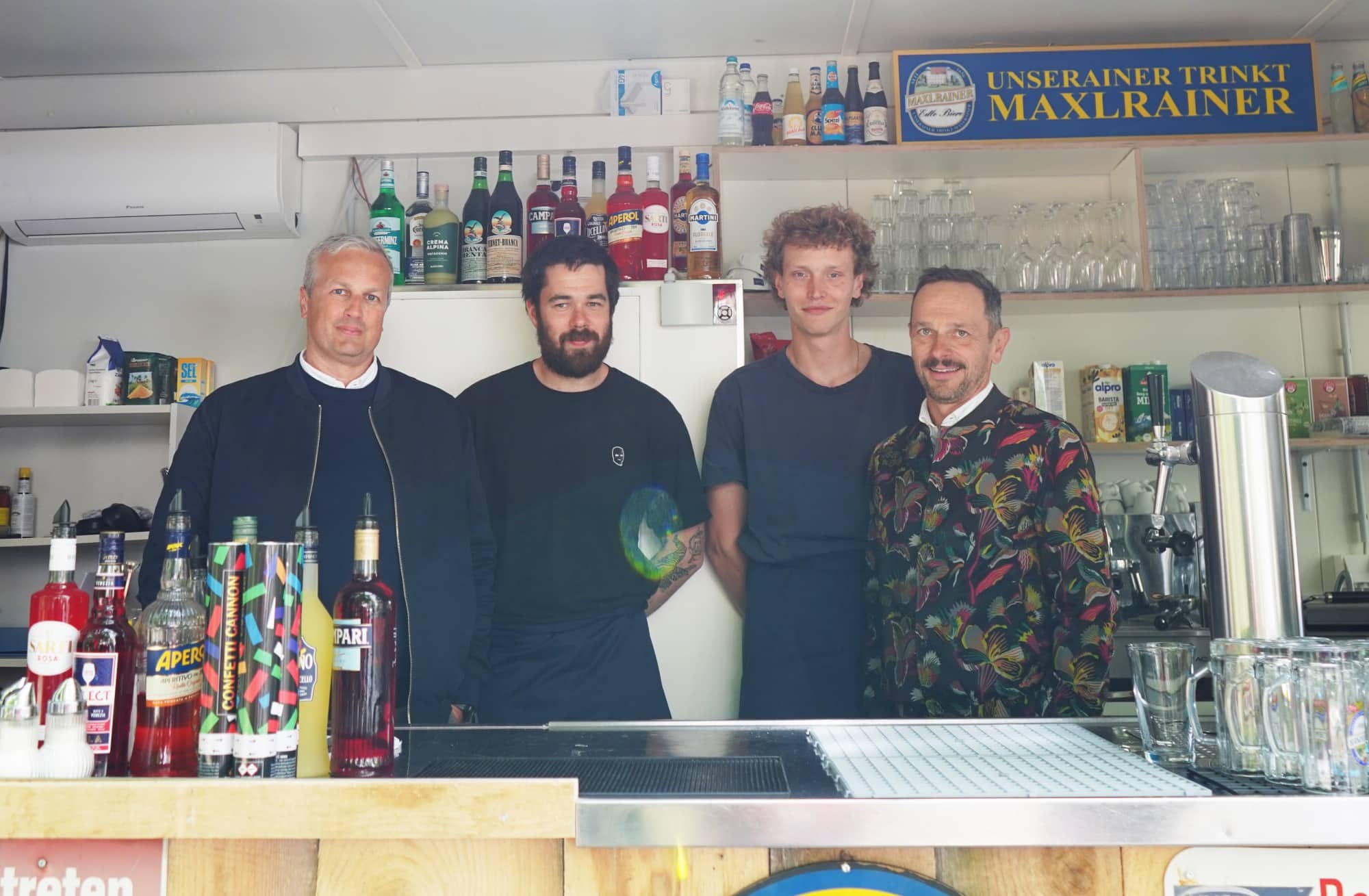 Team im neuen Münchner Biergarten Das Buchberg