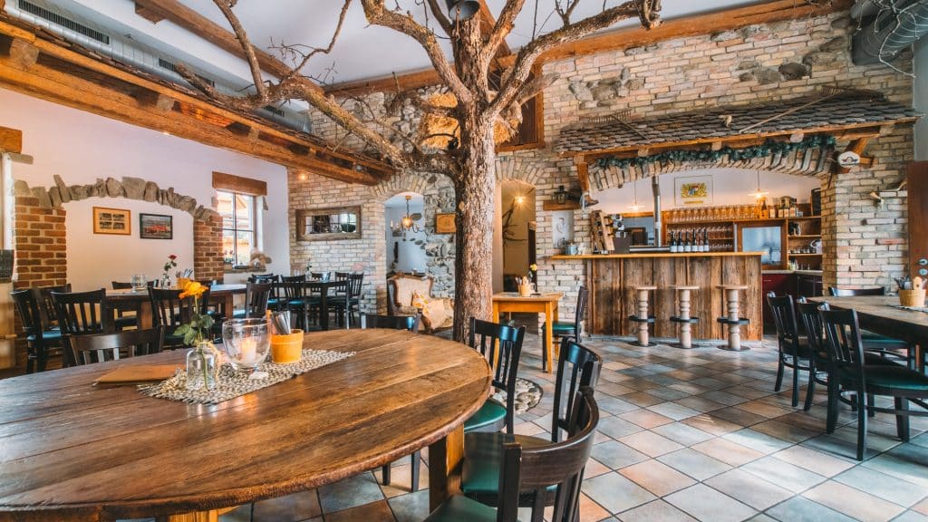 Innenaufnahme Rädlewirtschaft im Weingut Marte