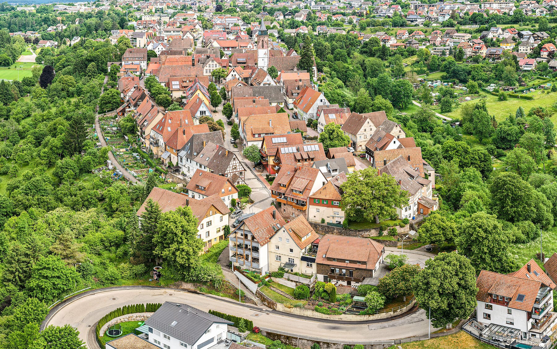 Dornstetten, Fachwerkstadt im nördlichen Schwarzwald aus der Luft gesehen Luftaufnahme von der Altstadt Dornstetten im Schwarzwald