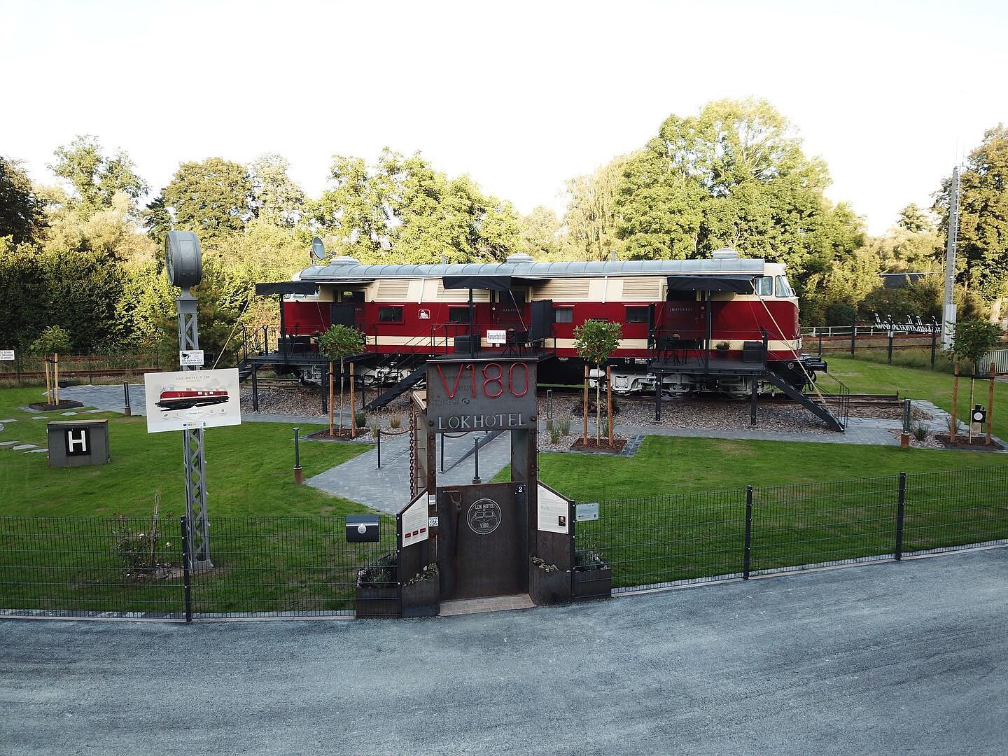 Lok-Hotel Wiesenburg, außen