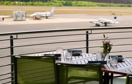 Tower Restaurant Cockpit Trebbin, Terrasse Tower Restaurant Cockpit Trebbin, Terrasse