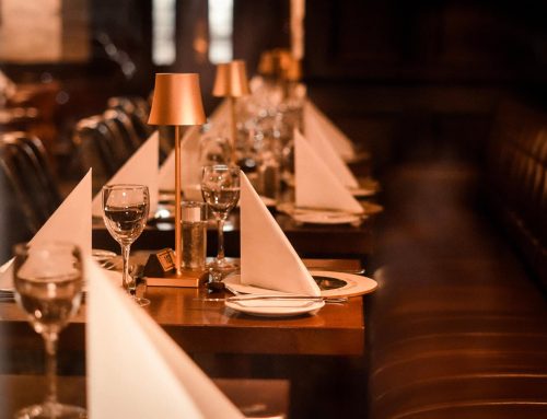 Lichtkonzepte in der Gastronomie: Warum die richtige Tischlampe entscheidend ist