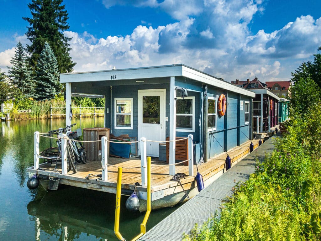 Hausboot statt Hotel – warum sich immer mehr Urlauber dafür interessieren