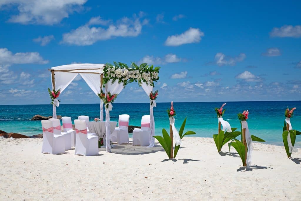 Heiraten auf den Seychellen: Tipps für deine Traumhochzeit im Inselparadies