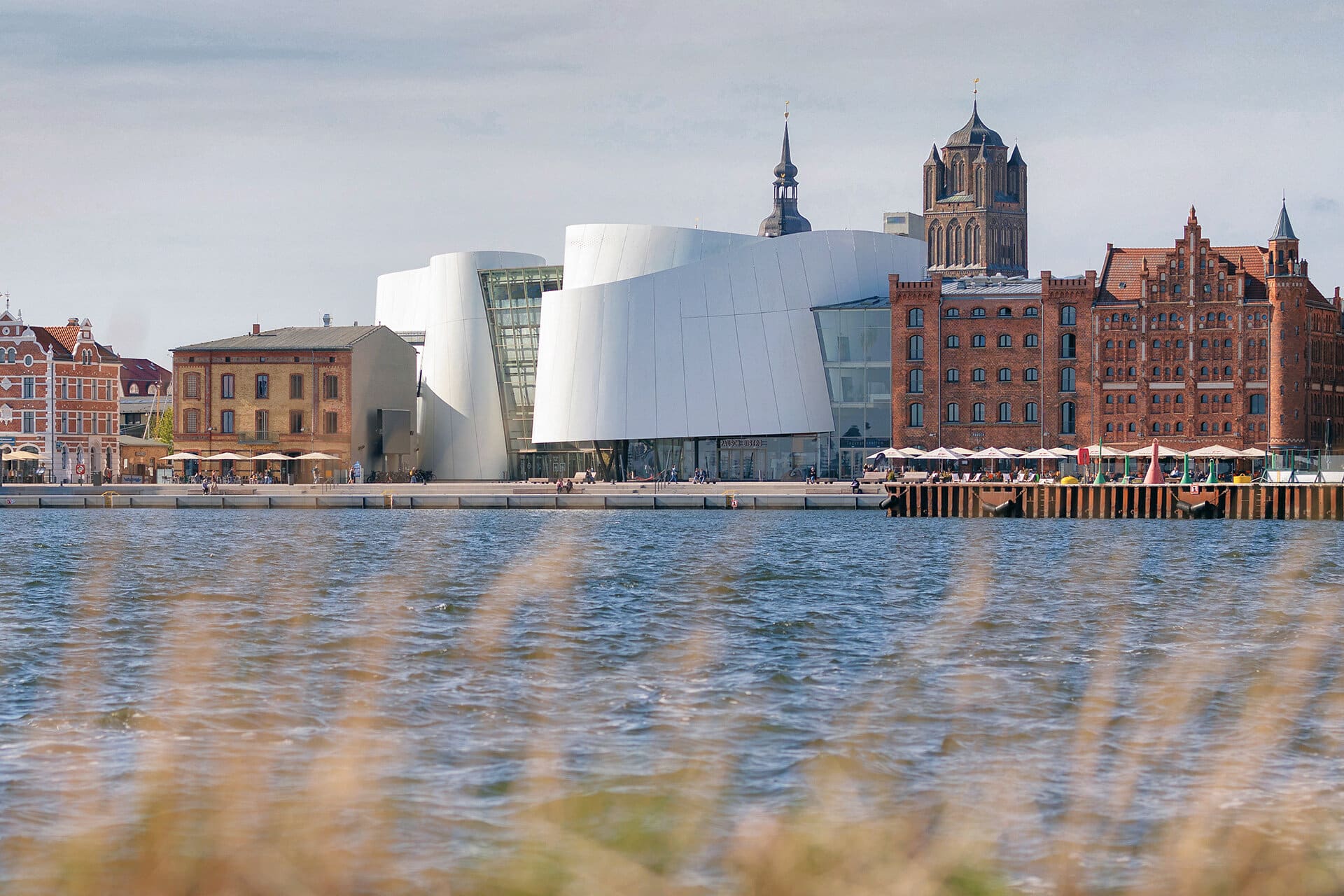 OZEANEUM Architektur Hafenseite