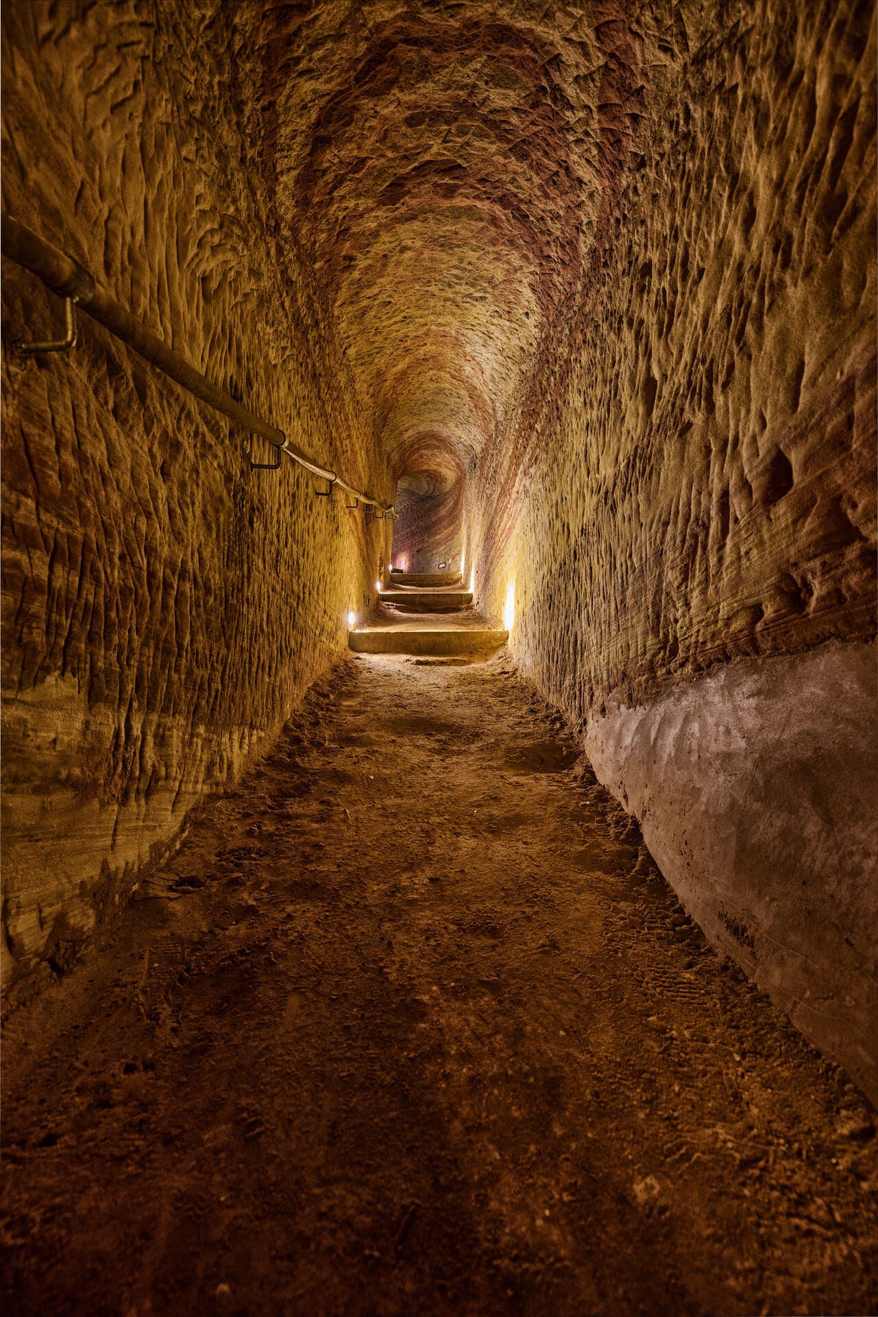 Tunnel in den Schlossberghöhlen