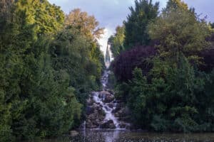 Wasserfall im Viktoriapark