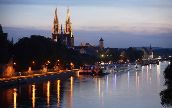 Regensburg in der Dämmerung