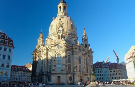 Frauenkirche Dresden im Sonnenschein