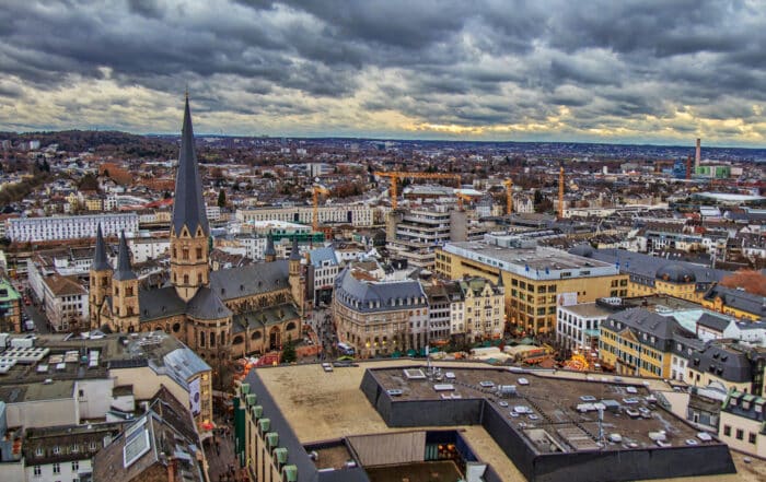 Panorama Bonn mit dunklen Wolken - schlechtes Wetter in Bonn