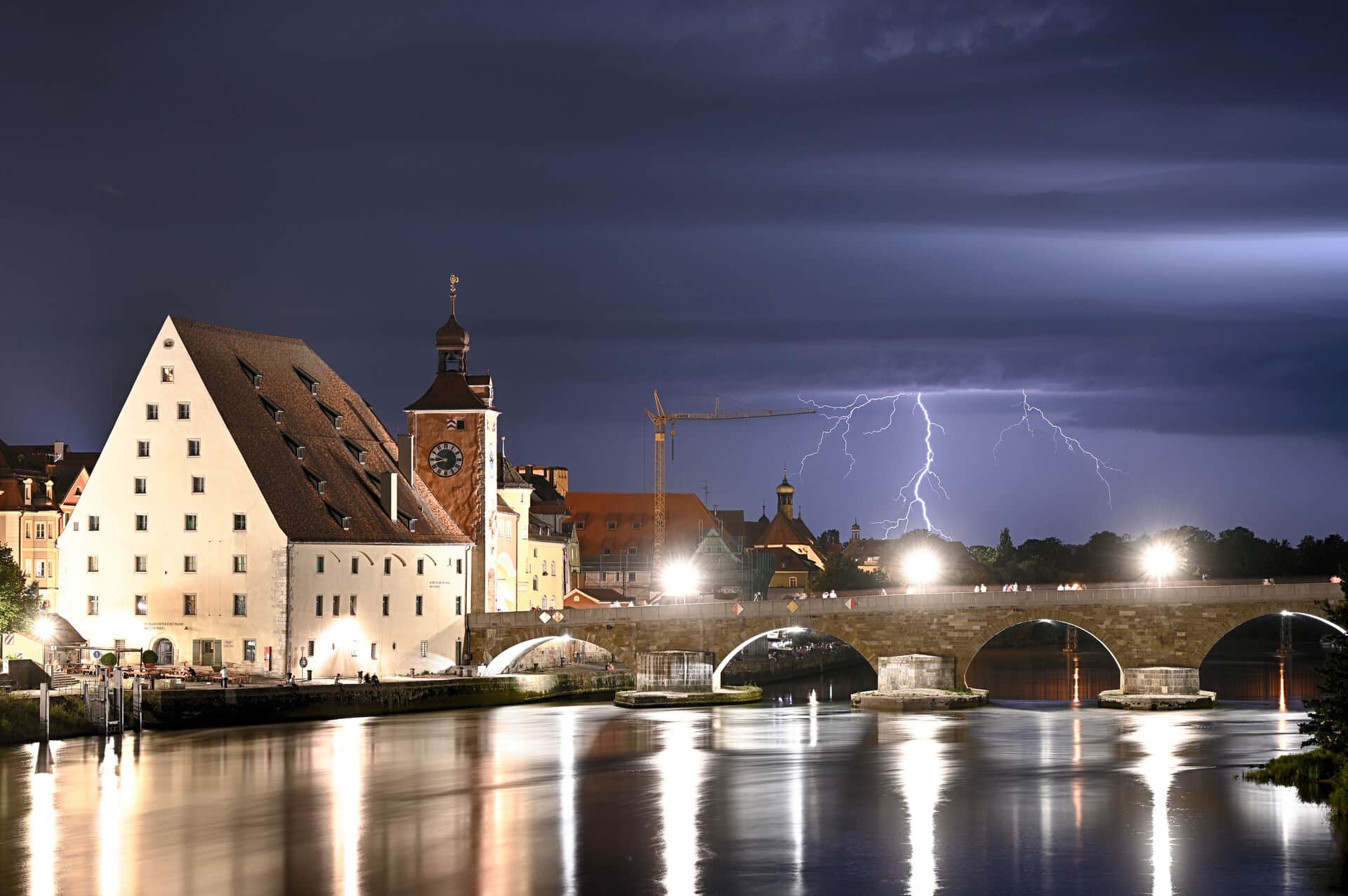 Gewitter über der Steinernen Brücke, Regensburg