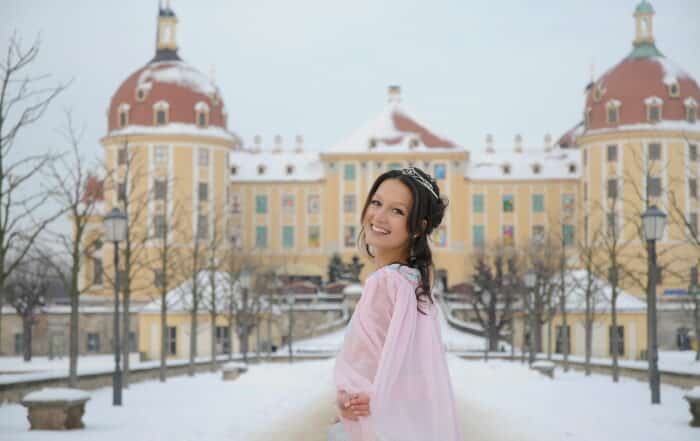Aschenbrödel vor Schloss Moritzburg