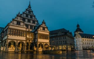 Rathaus Paderborn bei Regenwetter - schlechtes Wetter in Paderborn