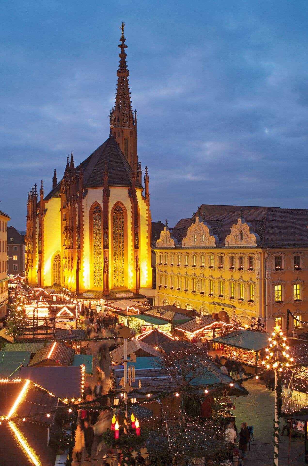 Blick auf den Würzburger Weihnachtsmarkt