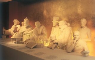 Figuren verschiedener Geschichtsepochen aus Marzipan modelliert - Marzipan-Museum