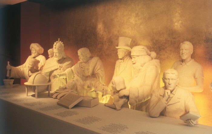 Figuren verschiedener Geschichtsepochen aus Marzipan modelliert - Marzipan-Museum