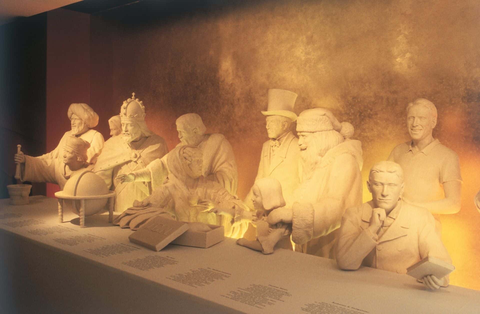 Figuren verschiedener Geschichtsepochen aus Marzipan modelliert - Marzipan-Museum