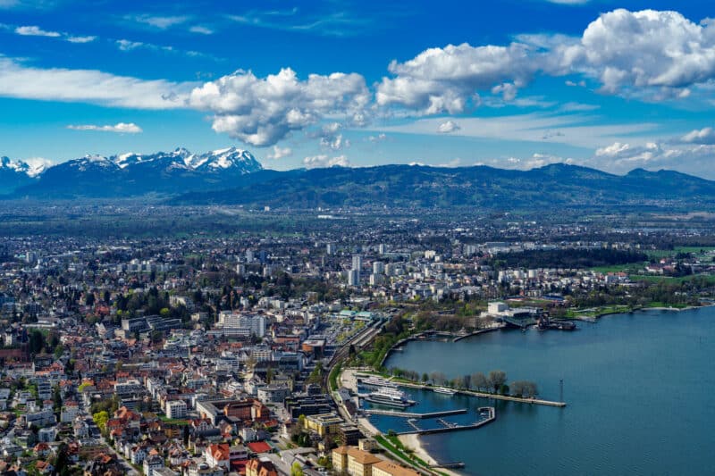 Blick auf Bregenz mit Seebühne