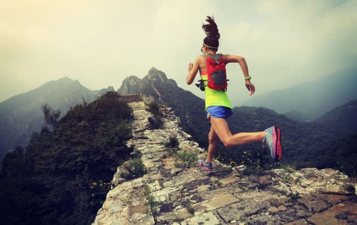 Marathonläuferin auf der Chinesischen Mauer